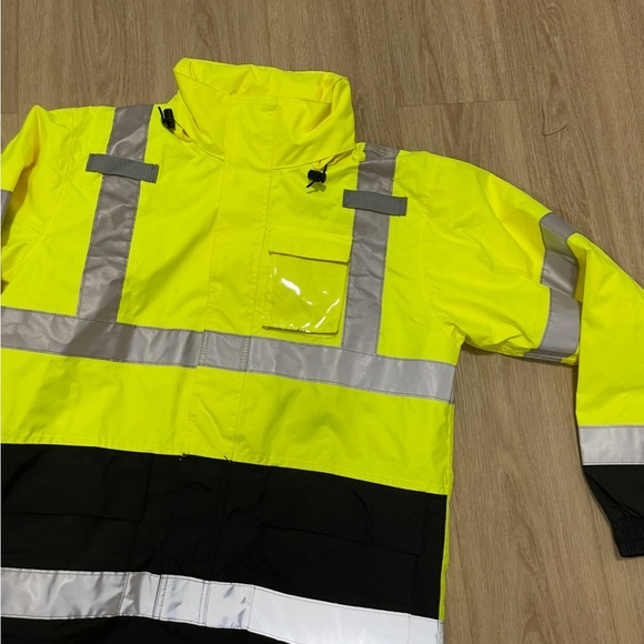 High-Visibility Yellow and Black Jacket - Picture 3 of 8